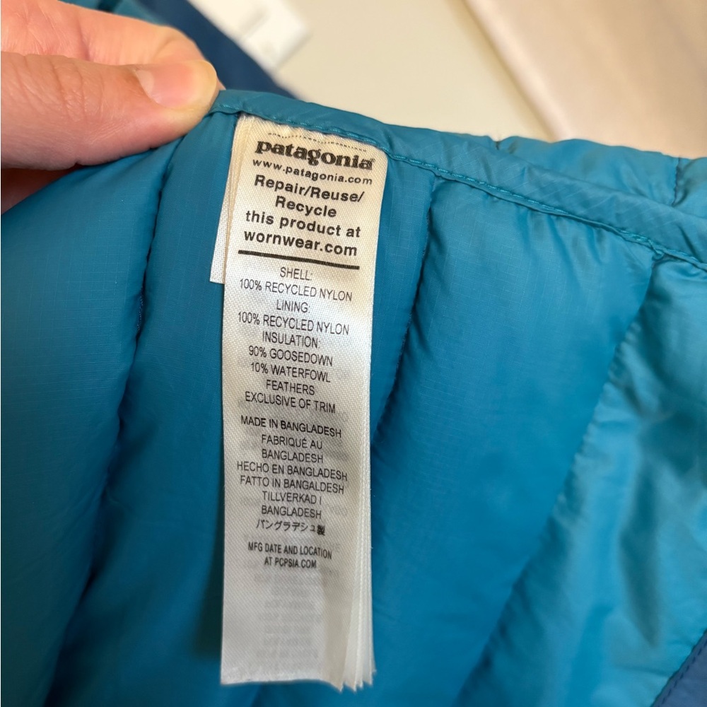 Patagonia Down Sweater Hoody Women’s M – 800-Fill Lightweight Down Jacket - Picture 7 of 8